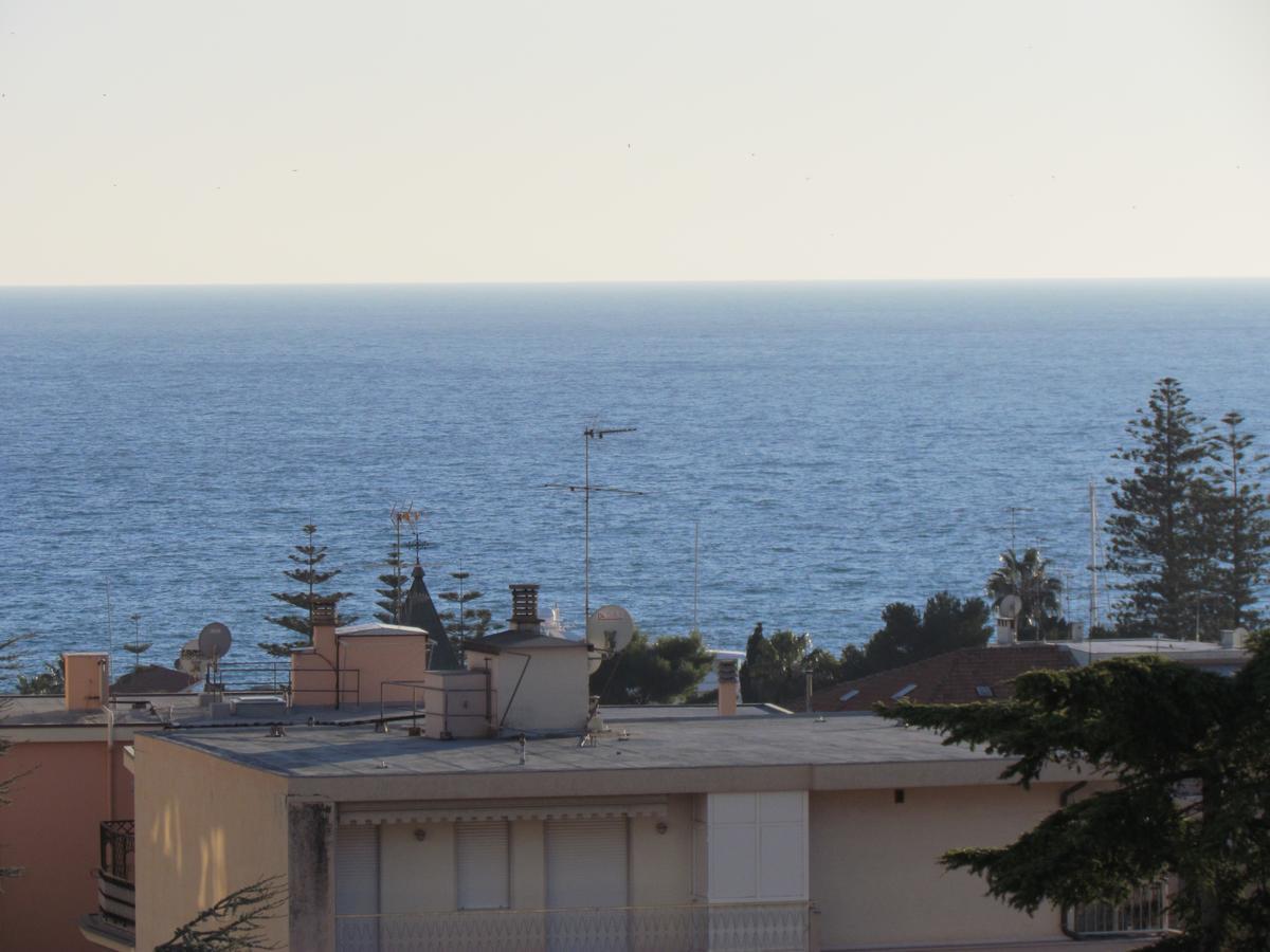 Ferienwohnung A 2 Passi Dal Mare Sanremo Exterior foto